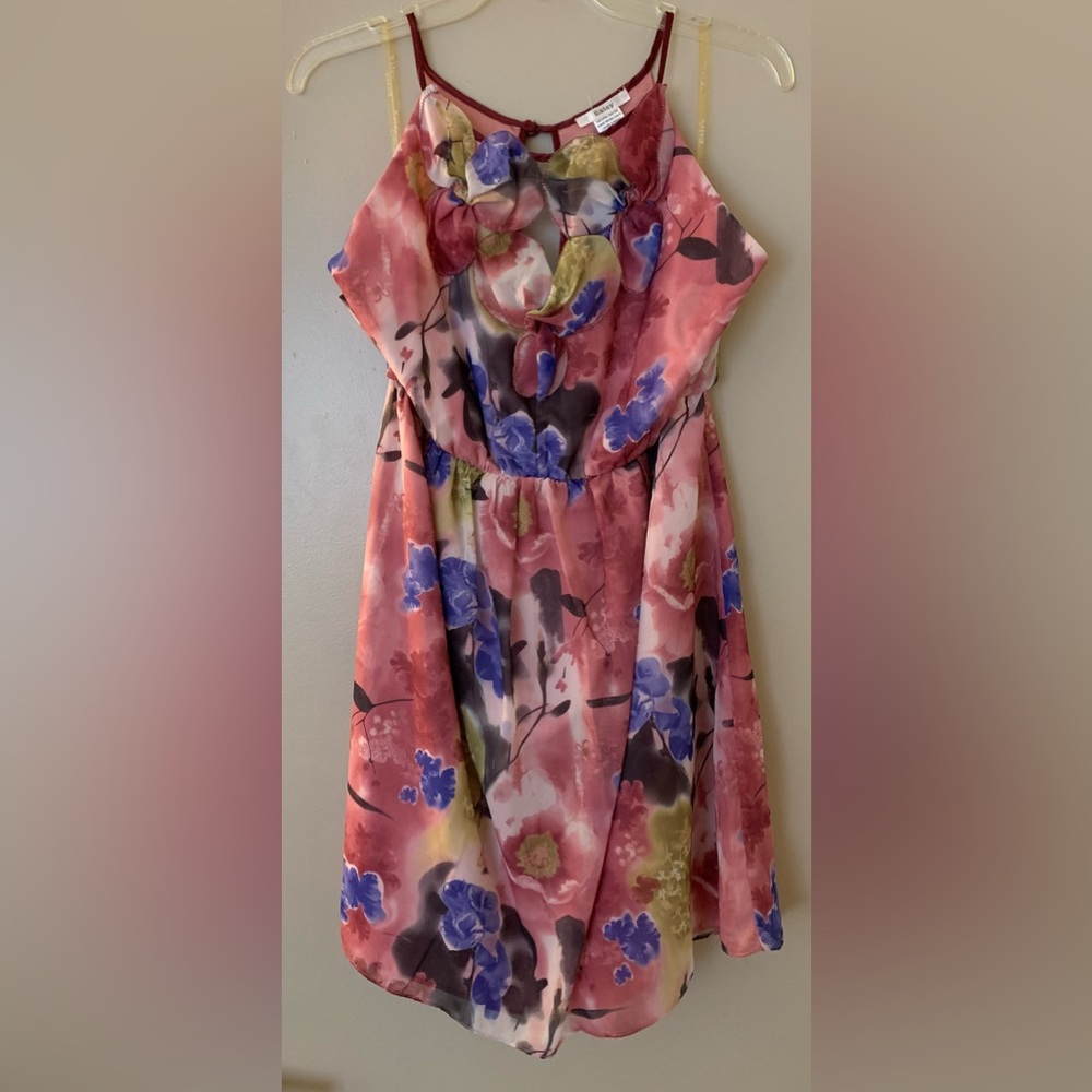 Esley. Floral halter.